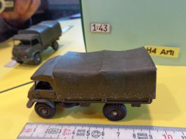 Mercedes Unimog  1:43 (ohne Box) Dinky No.821 FR   > (H4)