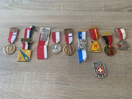 10 Medaillen wie abgebildet