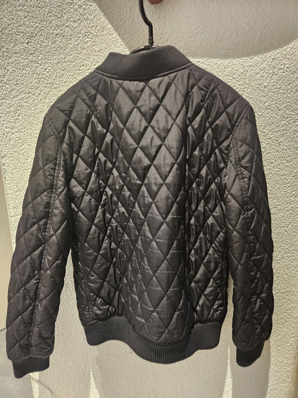 Giacche: Urban Classics Steppjacke Schwarz, Grösse S-M – Usato da Liestal venduto da corneb 1