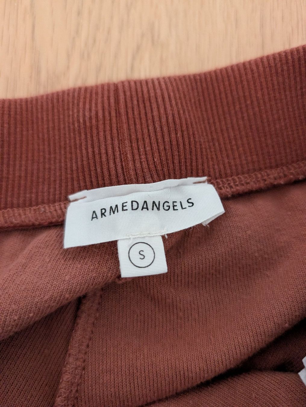 Armedangels Pantaloni: Armedangels Samthose Asteyaa aus 100% Baumwolle, Grösse S – Usato da Lachen SZ venduto da numberphile 3