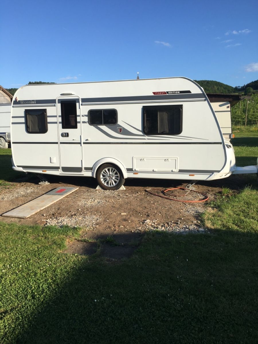 Tabbert Veicoli da campeggio: TABBERT ROSSINI 450E FINEST EDITION NEUWAGEN – Nuovo (secondo la descrizione) da Mammern venduto da Seemaa