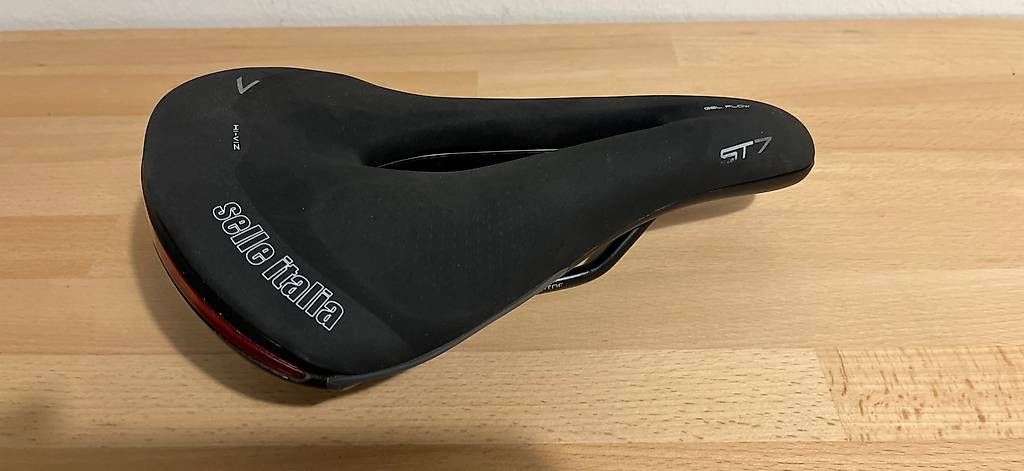 Pezzi di ricambio: Selle Italia ST7 – Usato da Lausanne venduto da her_9wc7