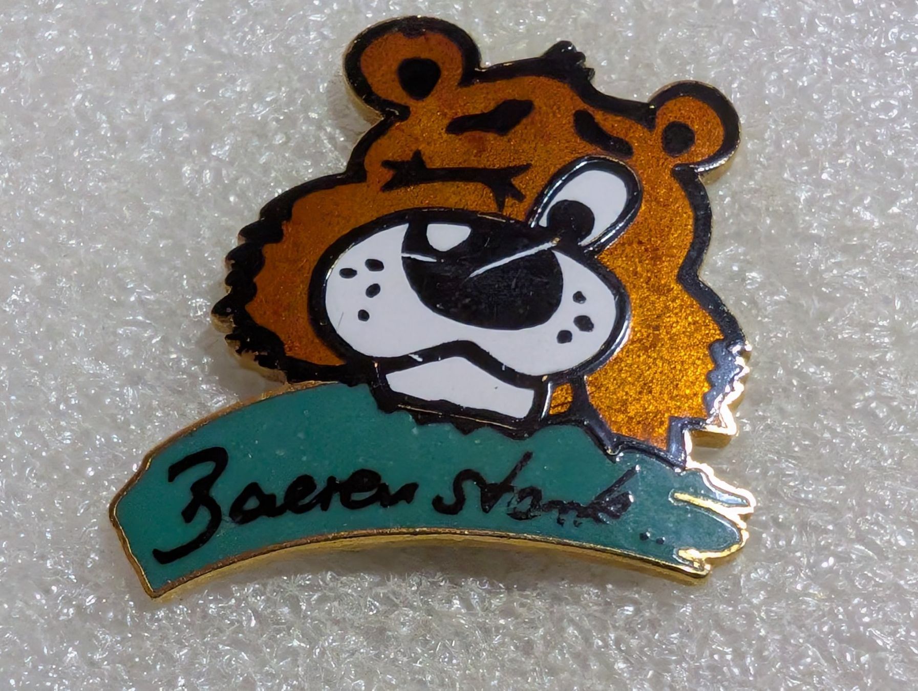 Placchette & Badge: Ansteckpin 202: Bären Stark – Usato da Oppligen venduto da Pin-Fall-Shop