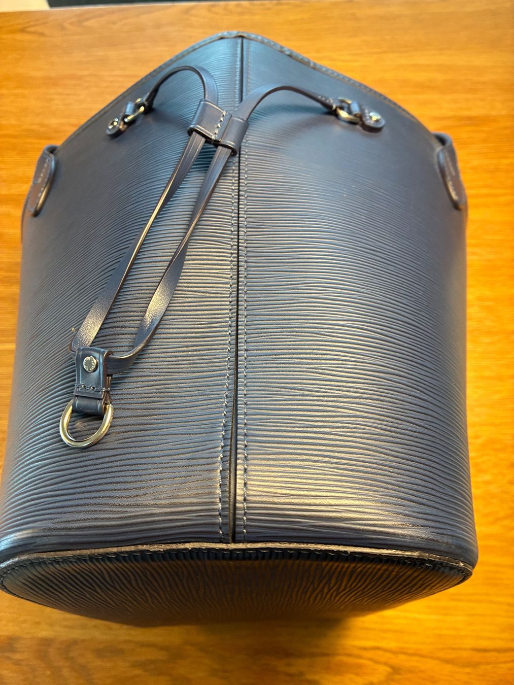 Louis Vuitton Borse da donna: Luis Vuitton Tasche Neverfull MM Dark Blue Epi – Usato da Meilen venduto da Amandes 2