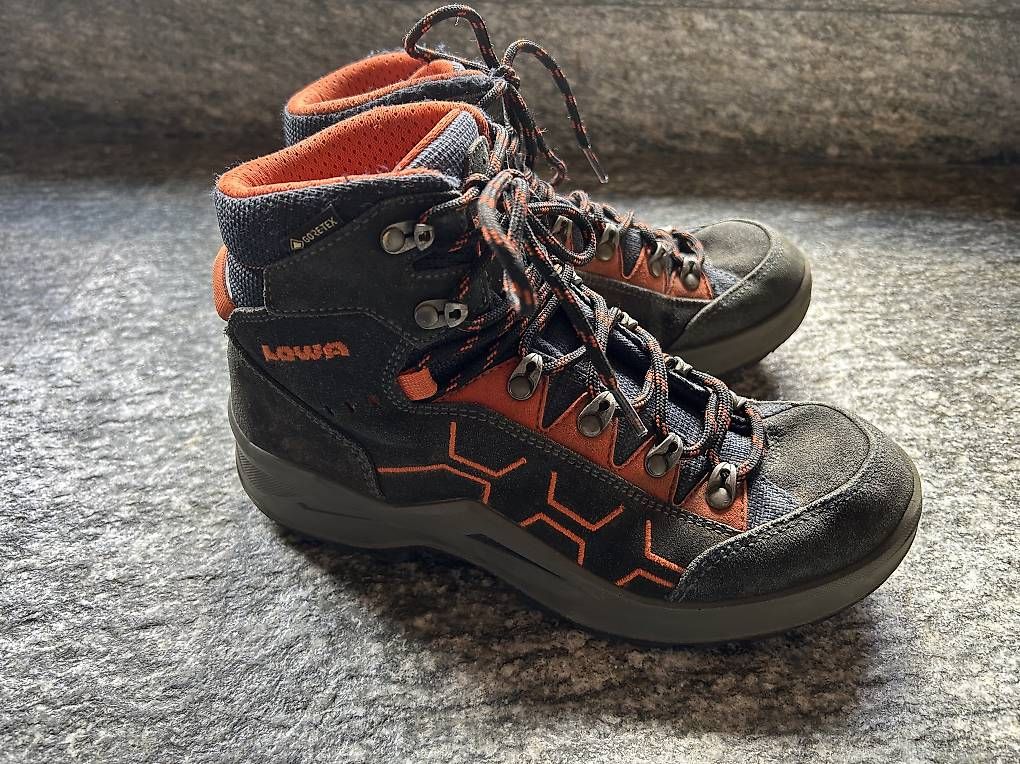 Scarpe per ragazzi: Lowa Wanderschuhe 37 – Usato da Saas Fee venduto da michaberchtold