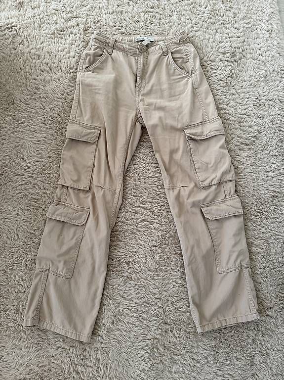 Pantaloni: Hose Bershka – Usato da Zwingen venduto da KatjaM
