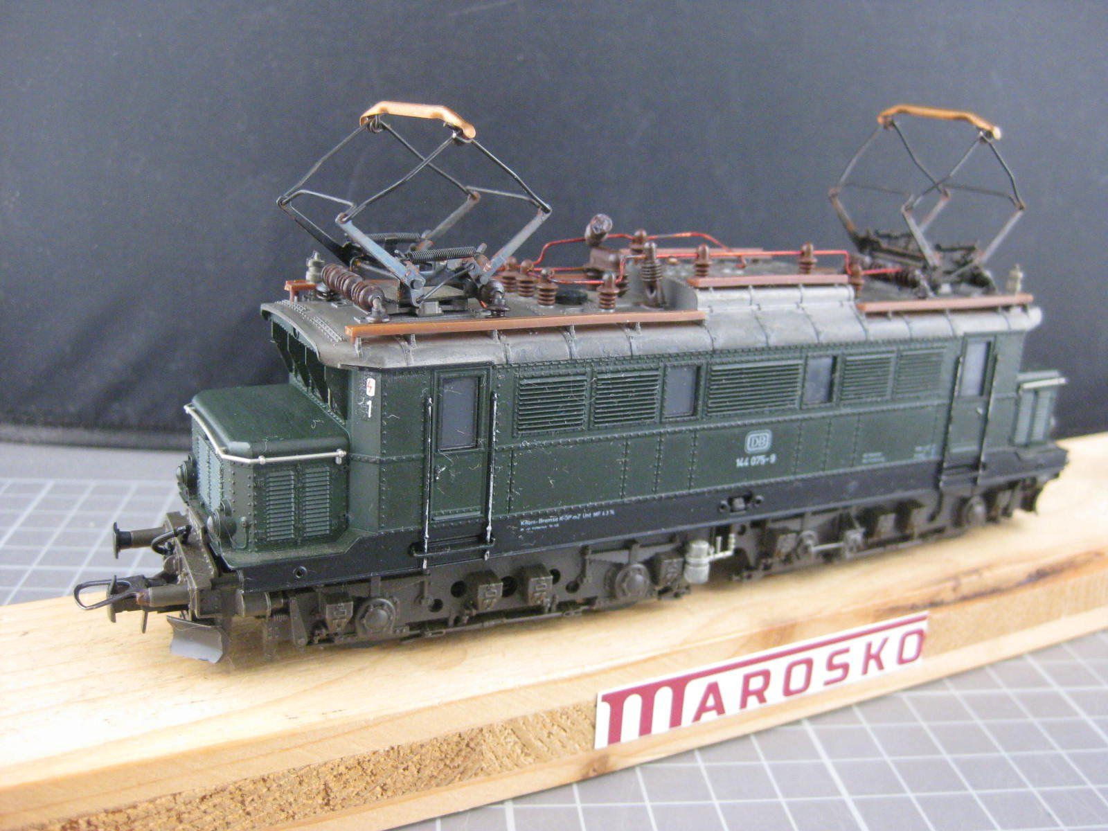Roco Modelleisenbahnen: Roco DB BR 144, ohne OVP, bespielt – Gebraucht aus Malters von Marosko 2