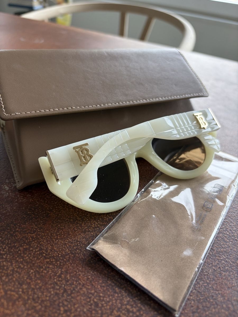 Burberry Occhiali & Lenti: Burberry Sunglasses - Special edition – Nuovo (secondo la descrizione) da Zürich venduto da Sonikasantos 3