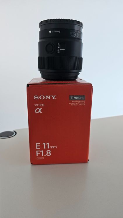 Sony E  mm F1.8   Kaufen auf Ricardo