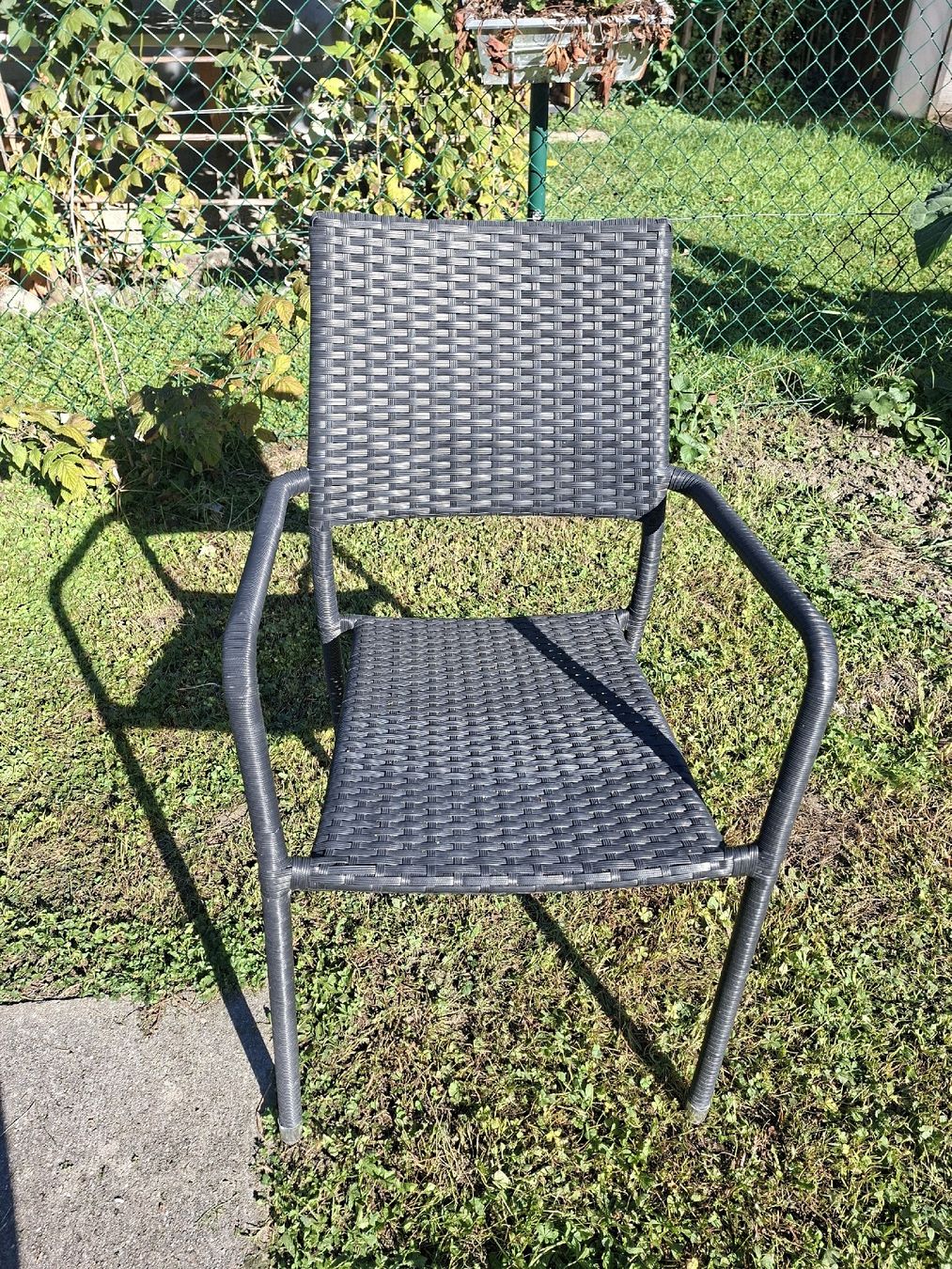 Set de table et chaises: Table de jardin avec 4 chaises – D'occasion à St-maurice par AHTP 7