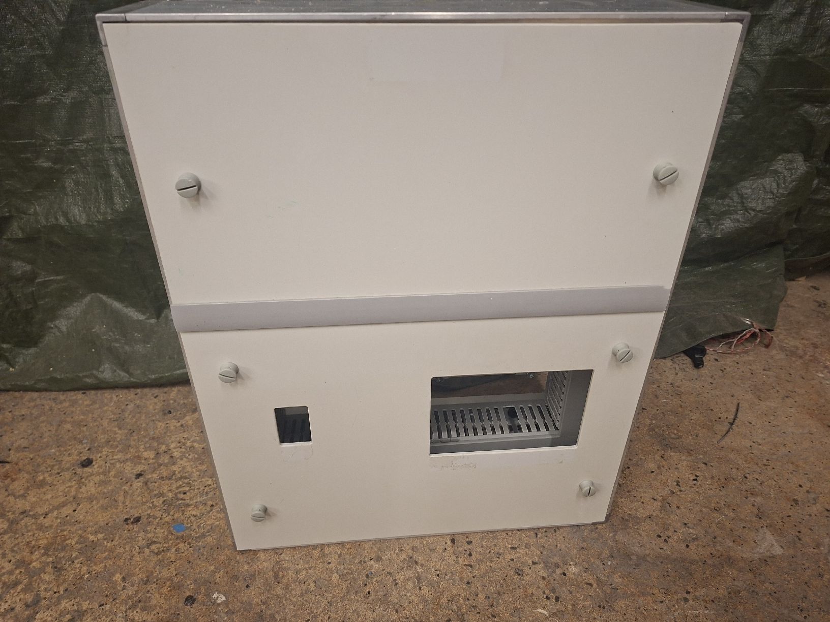 Alimentazione elettrica: Ap Verteiler Elektro Verteilung 40x50cm  – Usato da Neunkirch venduto da MaElekt
