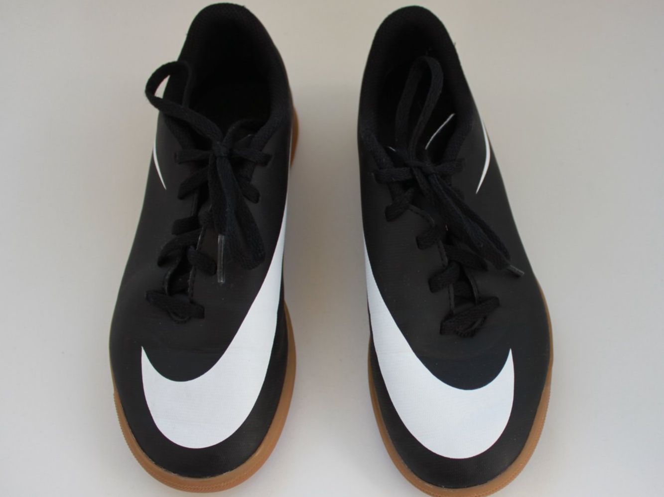 Nike Scarpe per ragazzi: Chaussures de football Nike t. 36 – Usato da Peseux venduto da Gilloss 1
