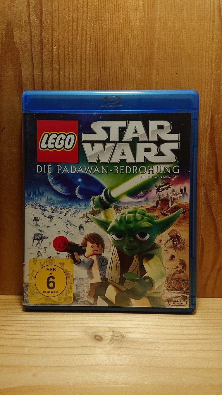 Tutti i DVDs: LEGO STAR WARS DIE PADAWAN-BEDROHUNG Blu-Ray – Usato da Wilderswil venduto da Exebub