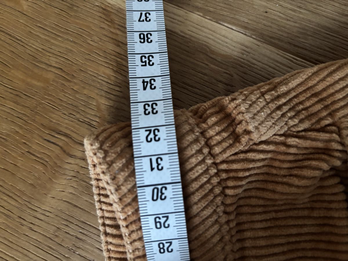 Bershka Pantalons: Cord Shorts – D'occasion à Würenlos par Ashley24 3