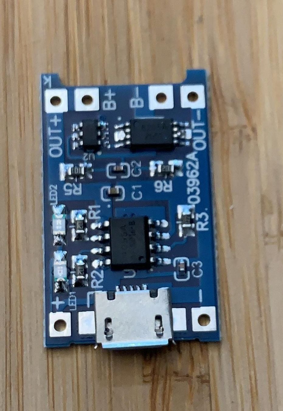 Caricabatterie: USB Ladegerät Modul 1S Micro USB Arduino und DIY – Nuovo e nell'imballaggio originale da Gebenstorf venduto da RetroFuture 1