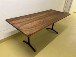 Esstisch, Beizentisch, Holztisch, Horgen Glarus Gussfüsse