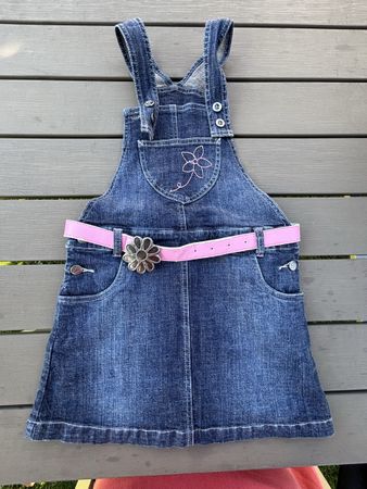 Jeanskleid Latzkleid Grösse 116 pinker Gurt guter Zustand