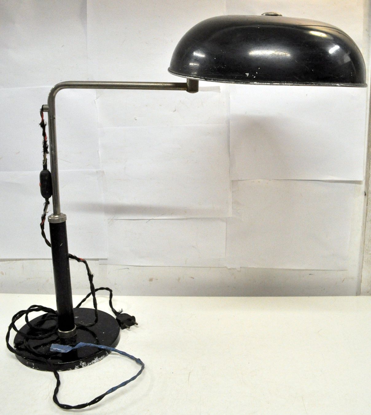 Amba Lampen: Ancienne lampe AMBA à restaurer – Gebraucht aus Neuchâtel von Neuchatel