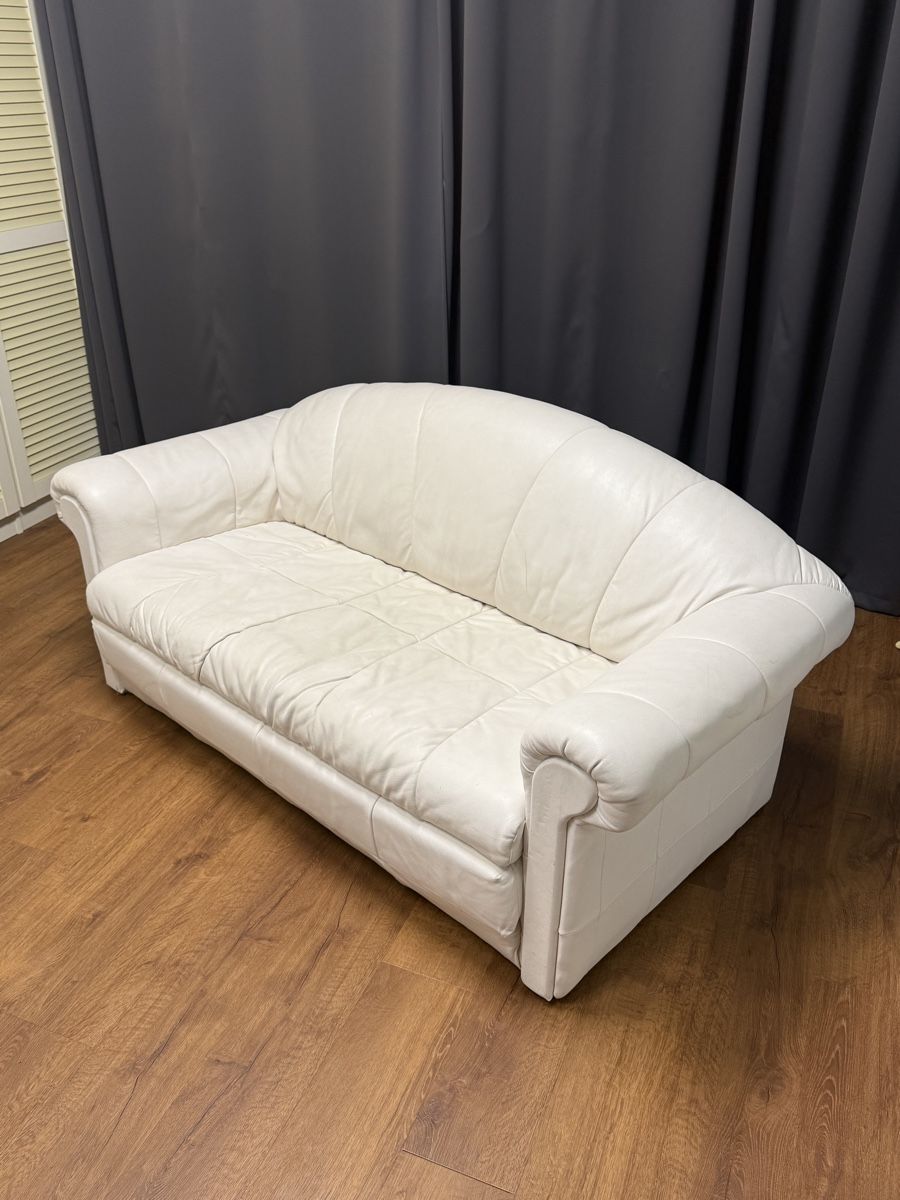 Divani: LEDERSOFA / BETTSOFA / SOFA – Usato da Winterthur venduto da Pilsnernilpferd