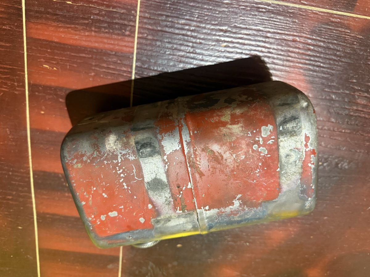 Sonstiges Fahrzeugzubehör: Aebi-Benzintank – Gebraucht aus Horriwil von Carrera68 3