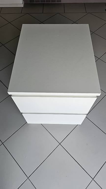 Tables de nuit: Nachttisch – D'occasion à Wislikofen par Bigbaer79