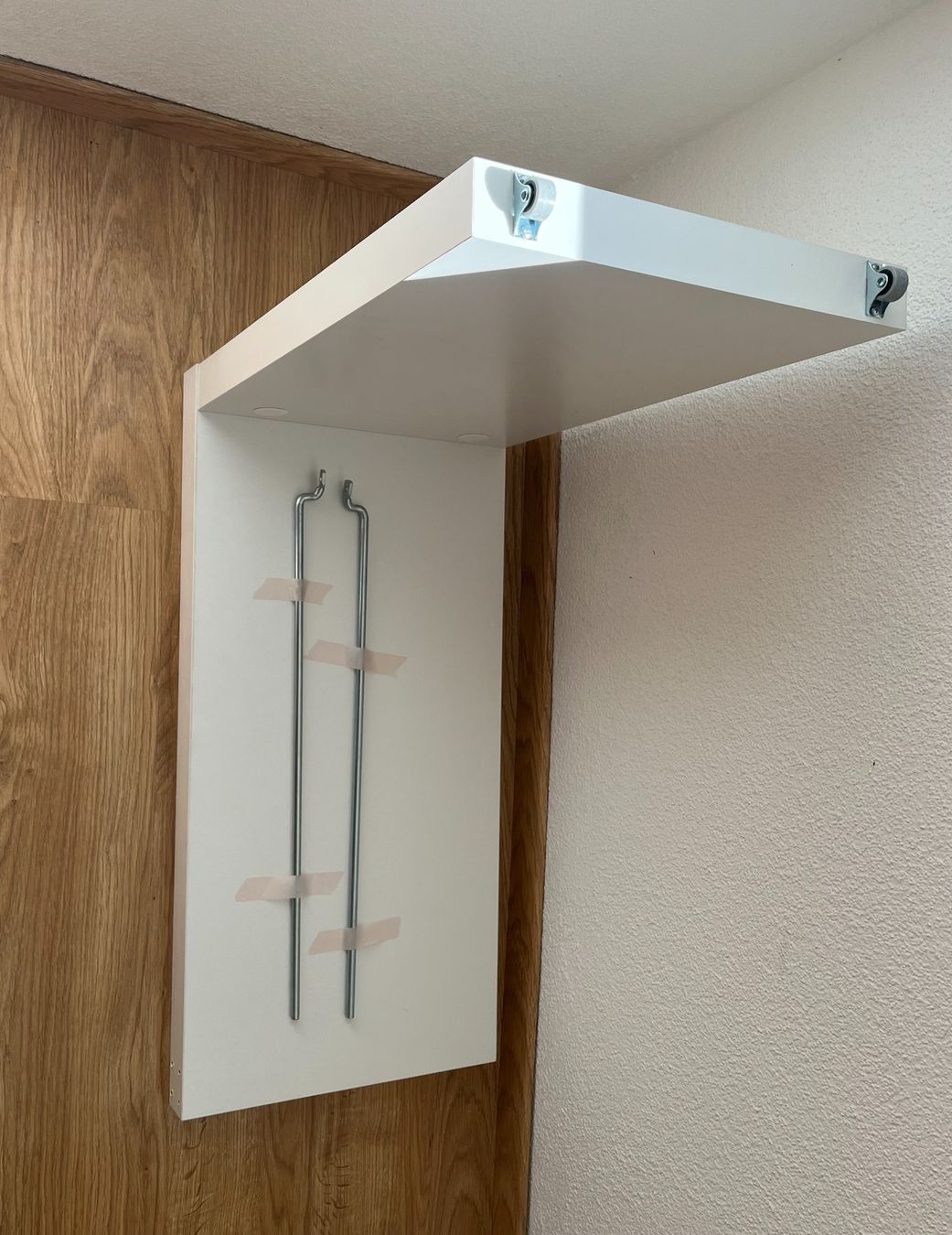 Ikea Scrivanie: IKEA MALM - ausziehbares Büromöbel – Usato da Langenthal venduto da Tosafaal 4