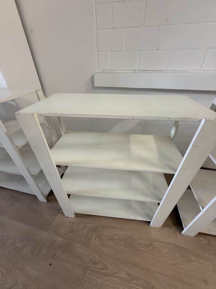 Scaffali: 4 robuste Holzregale Weiss – Usato da Fulenbach venduto da Annie.s_Mid_Century 3