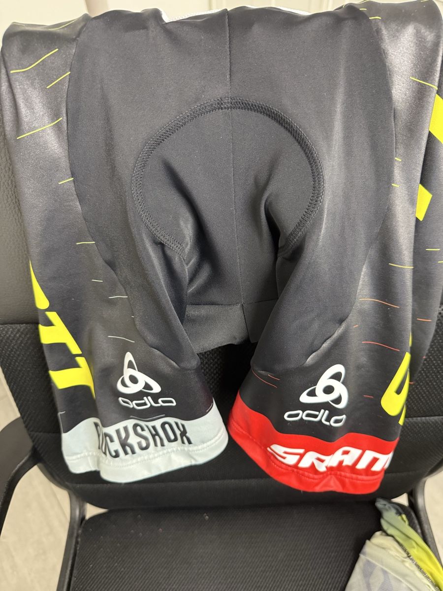 Scott Canottiere & Pantaloni: SCott SCRAM x ODLO – Usato da Glattbrugg venduto da aventadooor 4