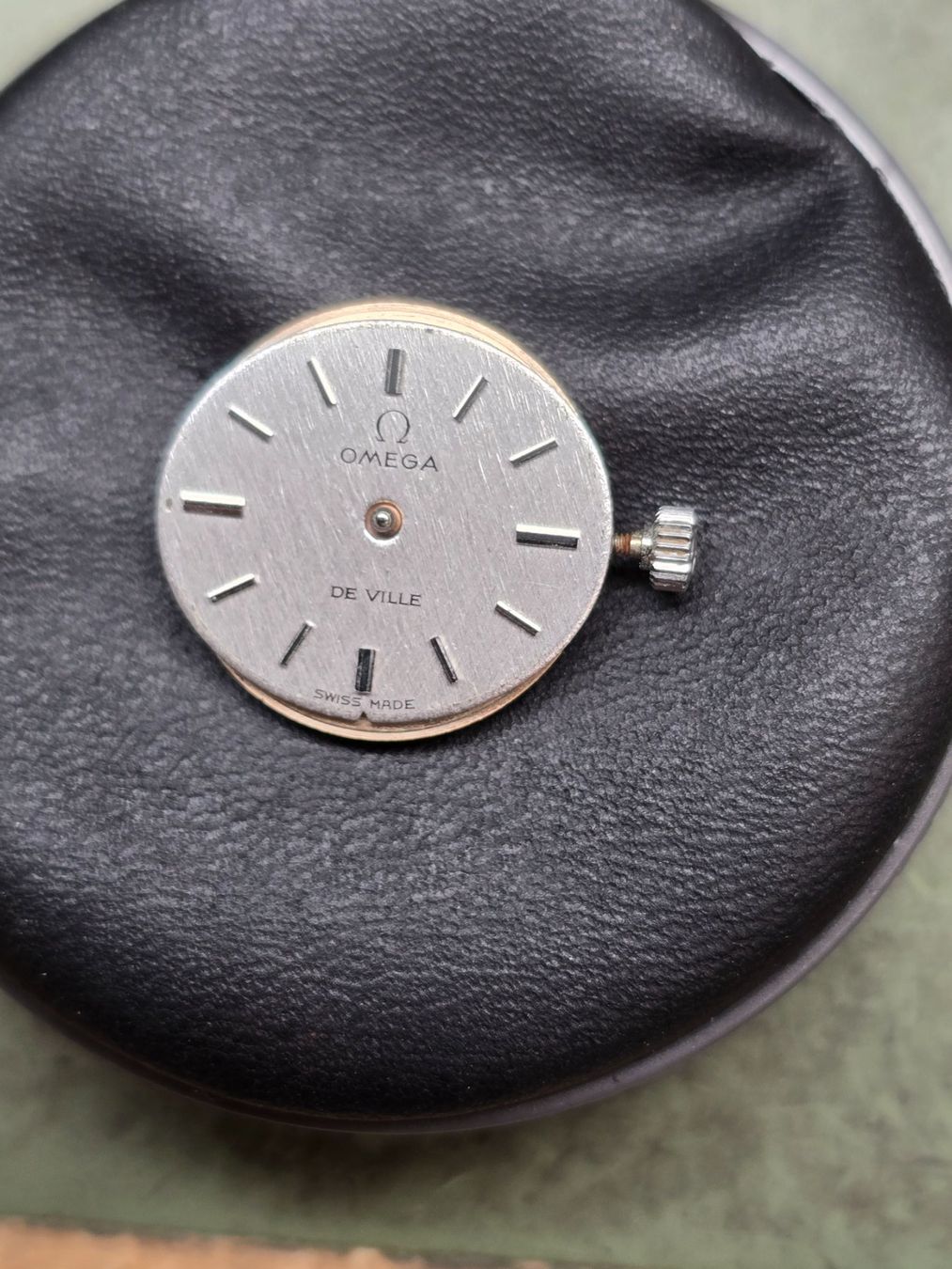 Omega Montres: Mouvement Omega 620 – Défectueux à Tramelan par Nirdan