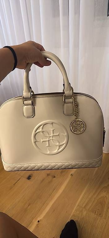 Sacs femmes: Guess Tasche – D'occasion à Alchenflüh par Zinaida1985 1