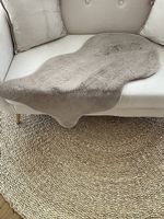 Kuscheliges Kunstfell in Taupe
