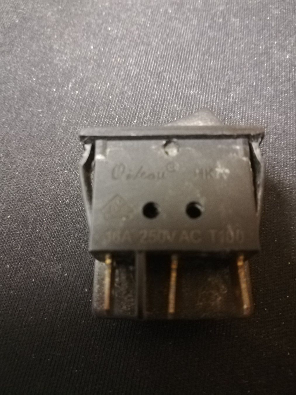 Spine: Doppelwahlschalter 250 V/16 A – Usato da Castiel venduto da mc_technik_brocki 1