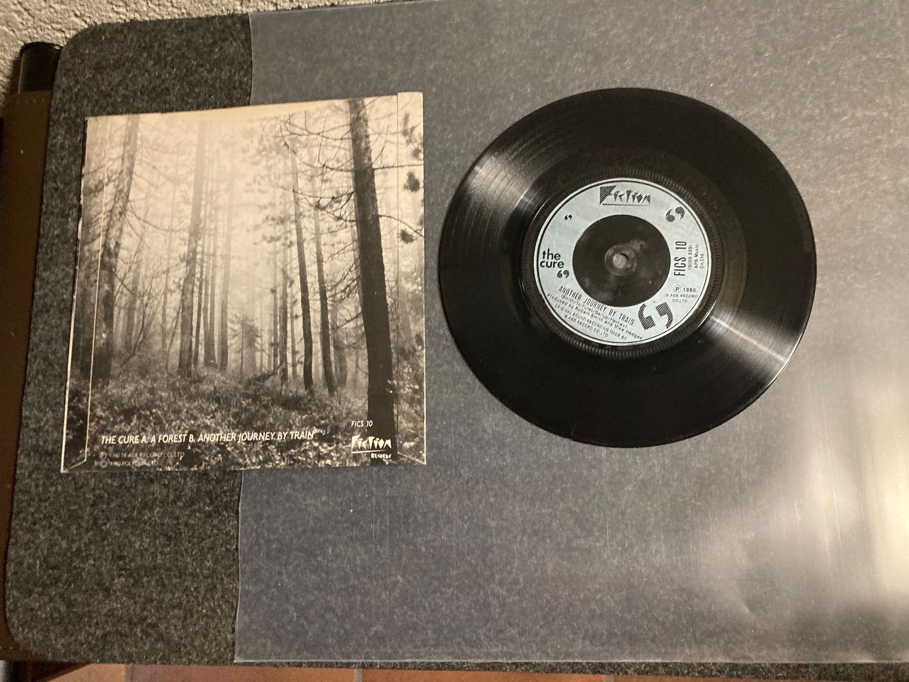 Schallplatten: The Cure - A Forest – Gebraucht aus Fribourg von Karushi 1