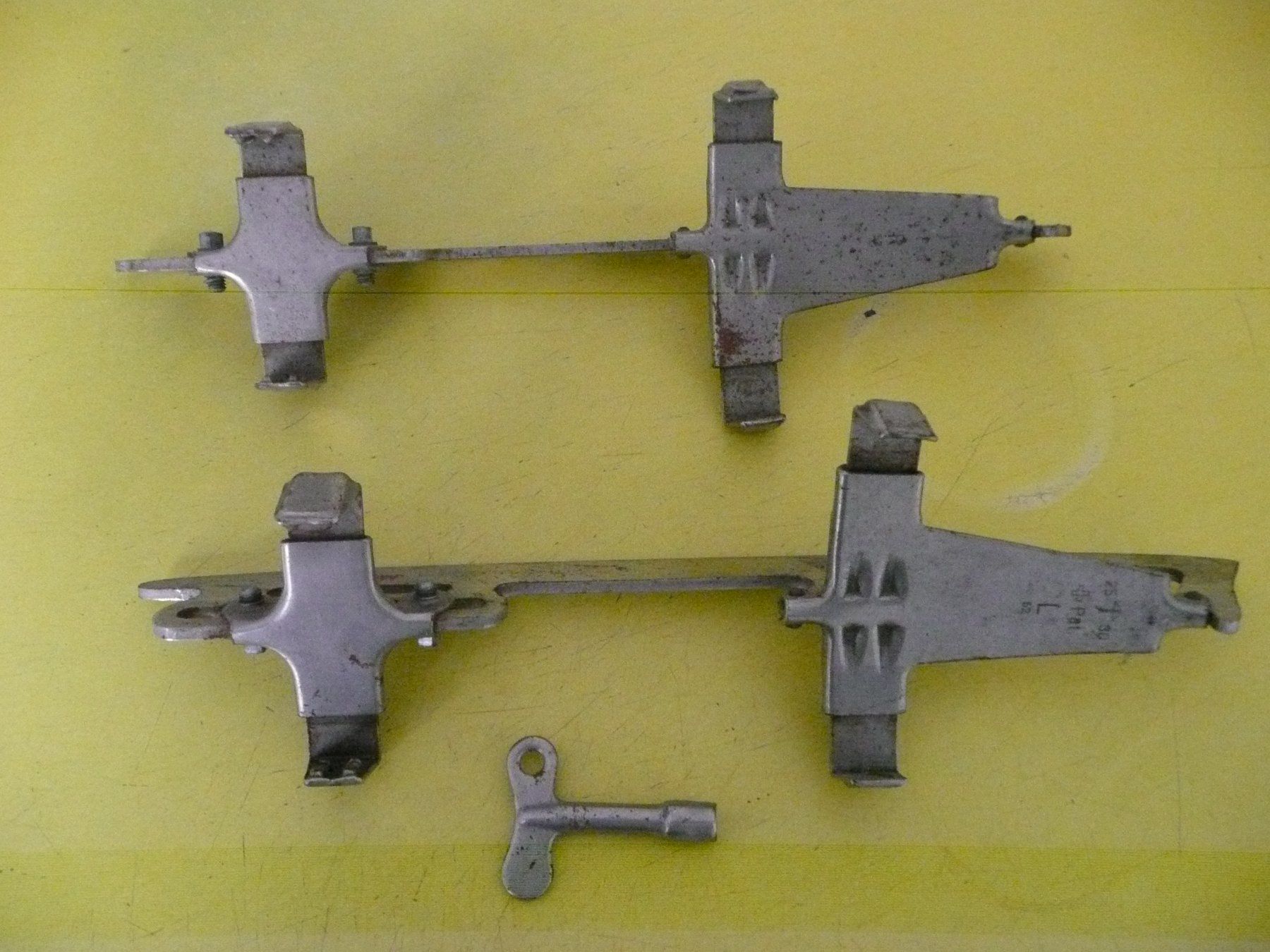 Pattini da ghiaccio: Schlittschuhe antik – Usato da Biel/Bienne venduto da pullax 1