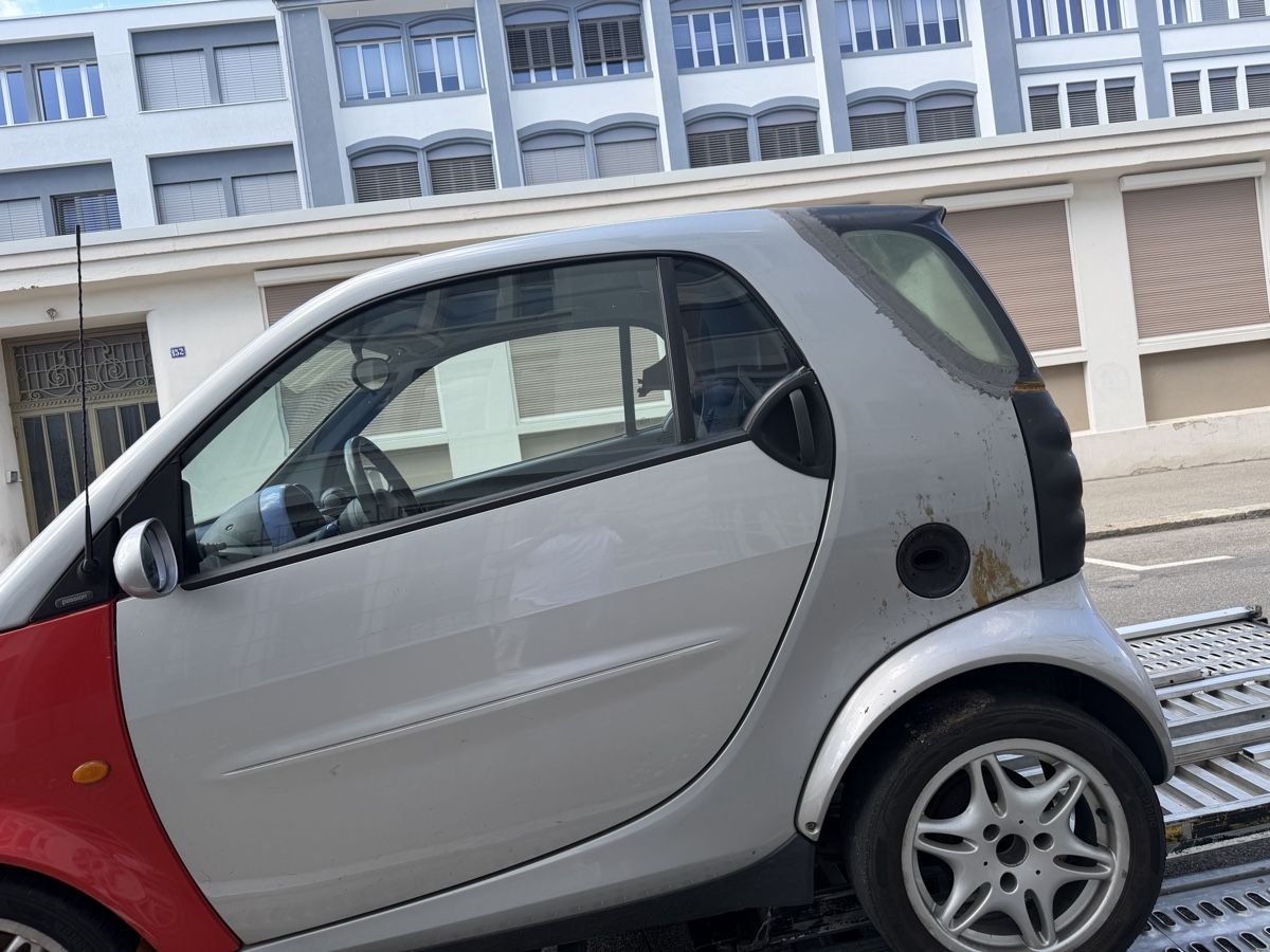 Smart Automobili: Smart – Usato da La Chaux-de-Fonds venduto da Transportchezmax 1