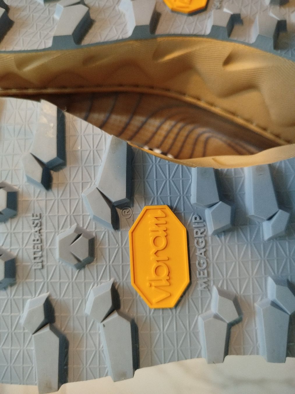 Scarpe da uomo: Laufschuhe neu – Nuovo e nell'imballaggio originale da Naters venduto da oks_6rfv 3