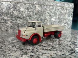 MAN , 1:50 , Conrad