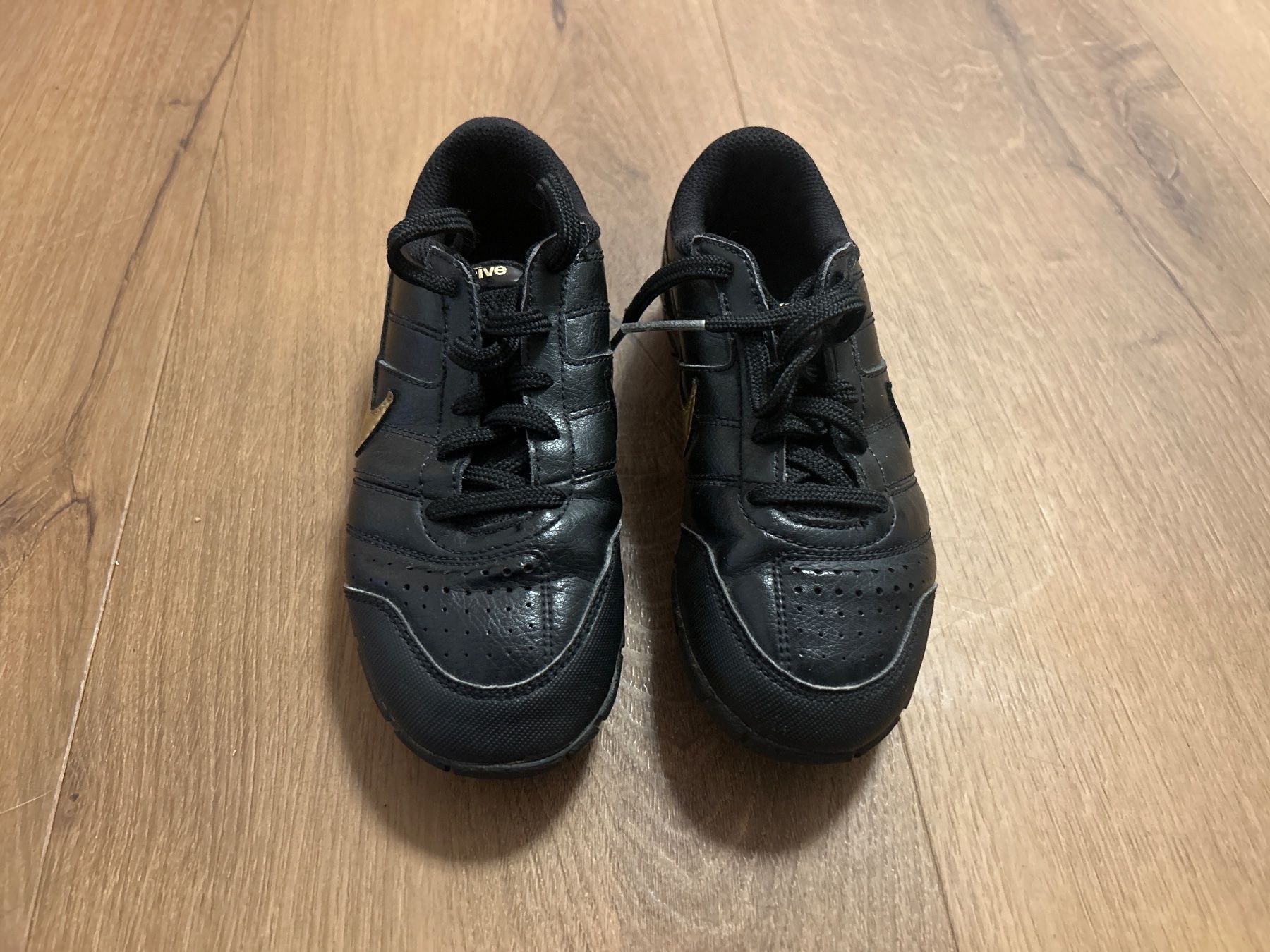 Nike Scarpe per ragazzi: Nike Five Sneakers Jungs Gr 29.5 – Usato da Regensdorf venduto da Spyke55 1