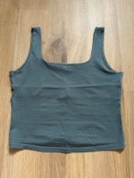 Top bleu turquoise mi-long col carré bretelle larges