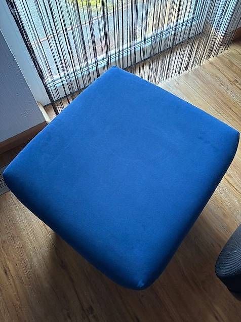Hocker: Hocker, blau, Alcantara – Gebraucht aus Hägglingen von sus_7bc6 1