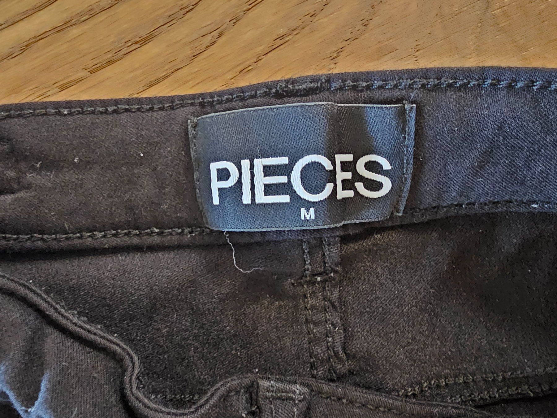 Hosen: Hose Pieces schwarz Grösse M – Gebraucht aus Rütihof von neolita 1