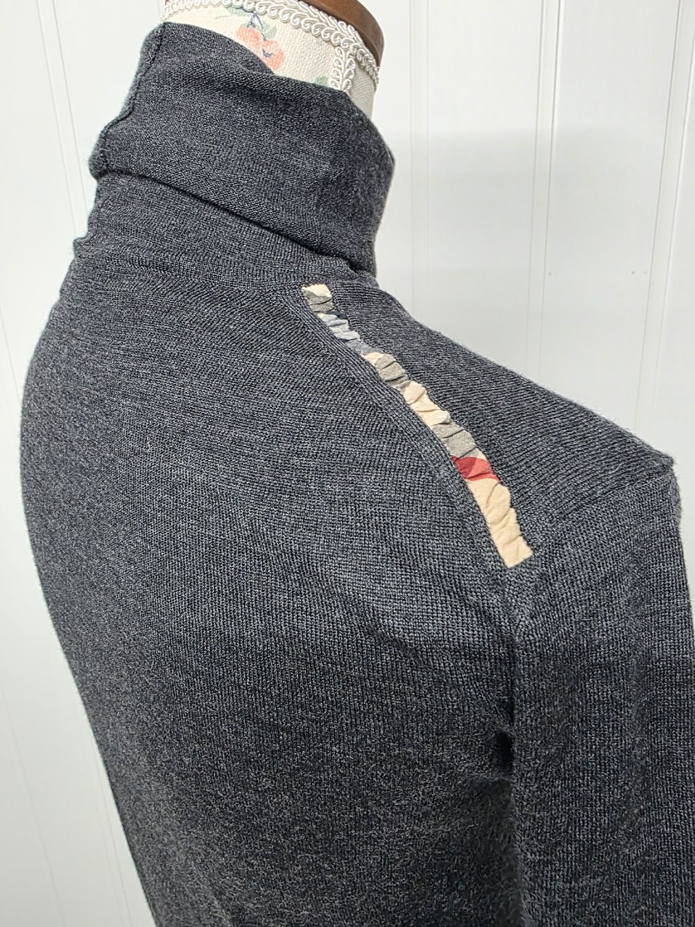Burberry Pulls & Sweat-shirts: Pull en laine Burberry – Neuf (Voir description) à Chêne-Bourg par wen_q872 2
