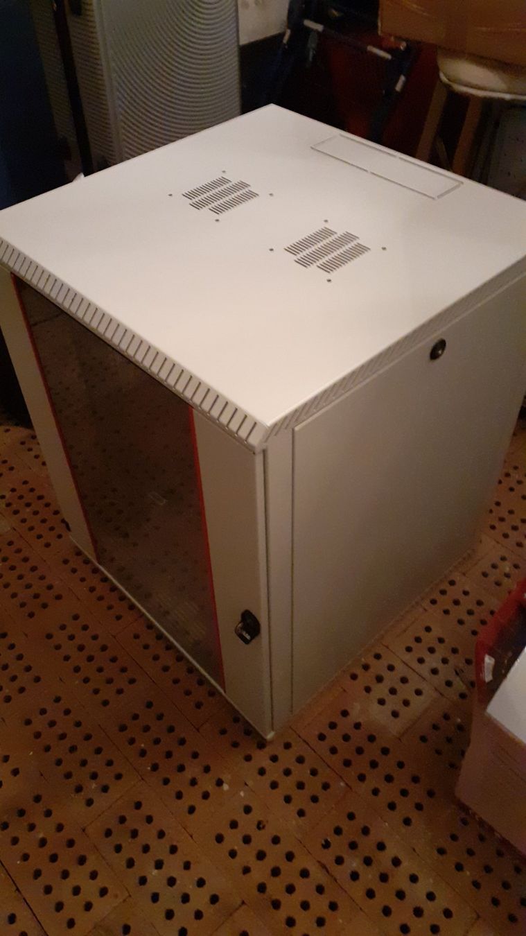 Racks & Ständer: Serverrack weiss Türe Glas – Neu (gemäss Beschreibung) aus Möhlin von Marderli 2