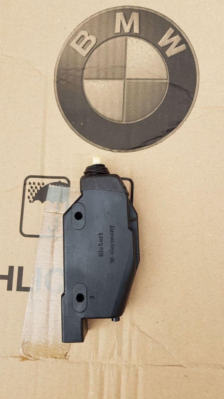 BMW Tutti pezzi di ricambio auto: BMW Stellmotor hinten links – Nuovo (secondo la descrizione) da Minusio venduto da demi0110 1