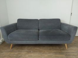 Gemütliches 2er Sofa grau 