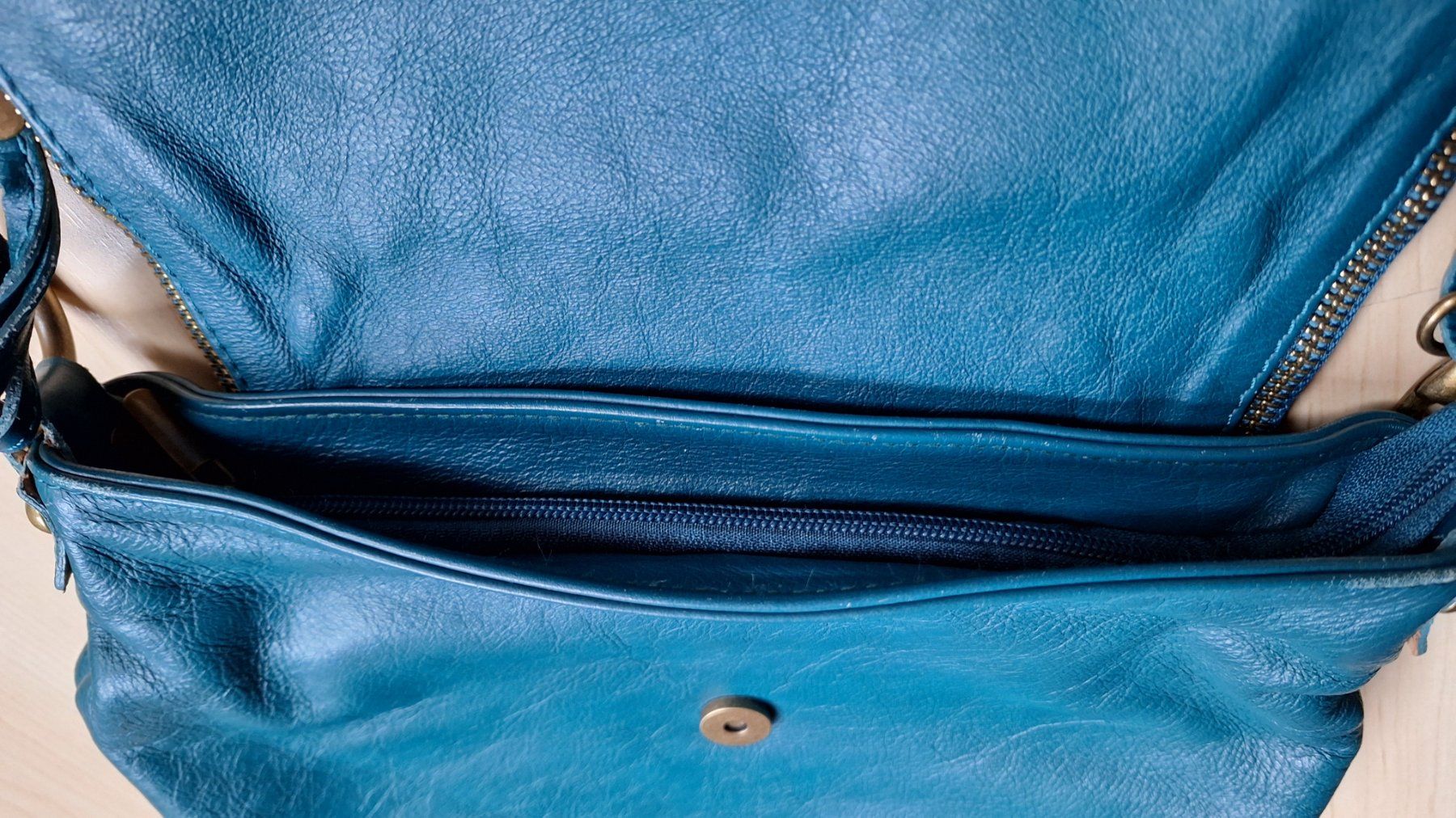 Borse da donna: ANOKI  ,Paris ,umhänge Tasche Leder Petrol – Usato da Dornach venduto da majo8689 3
