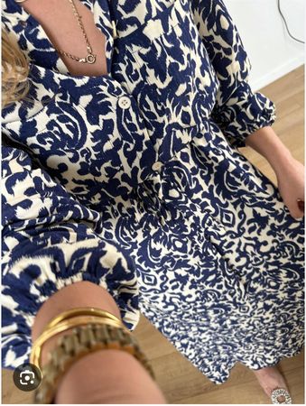 Zara Kleid, Grösse M, Midikleid , Top Zustand!
