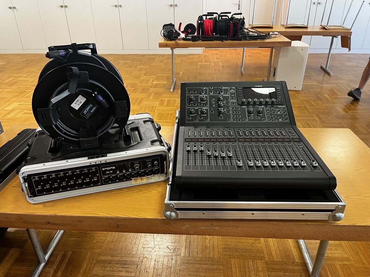 Platines de mixage: Digital Mischpult – D'occasion à Bennwil par tafloben