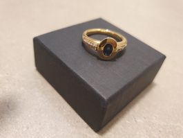Solitaire Gelbgold 750 mit Saphir und Diamanten, Grösse 56