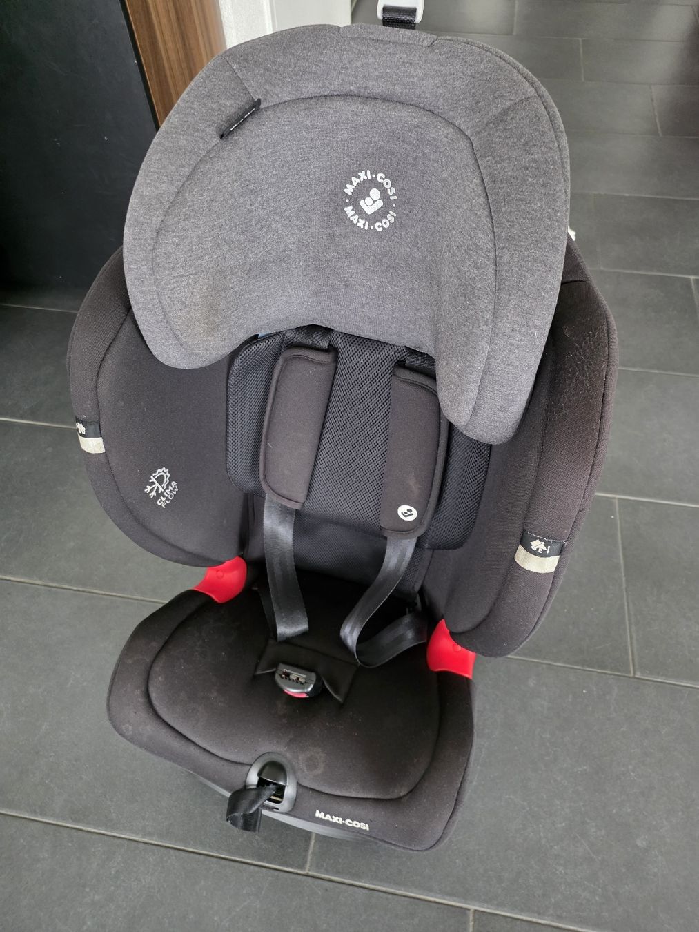 Maxi-Cosi Seggiolini per auto: Autositz Maxi Cosi – Usato da Geuensee venduto da niicii13